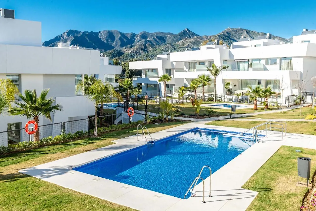 Casa Isabel: Luxury Condo with Private Infinity Pool Marbella