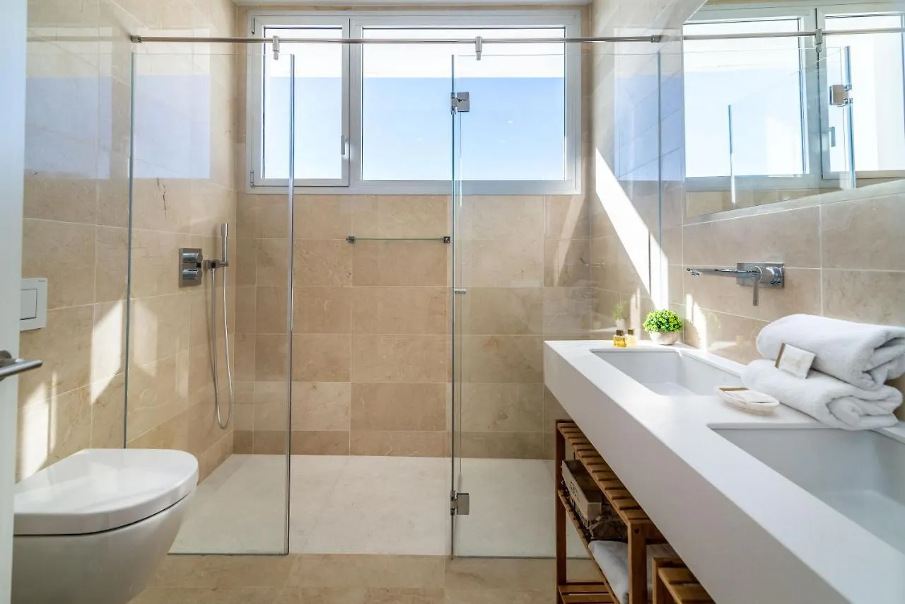 Casa Isabel: Luxury Condo with Private Infinity Pool Marbella Holiday home
